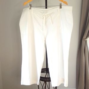 Ethel Austin Linen Blend White Capris 22